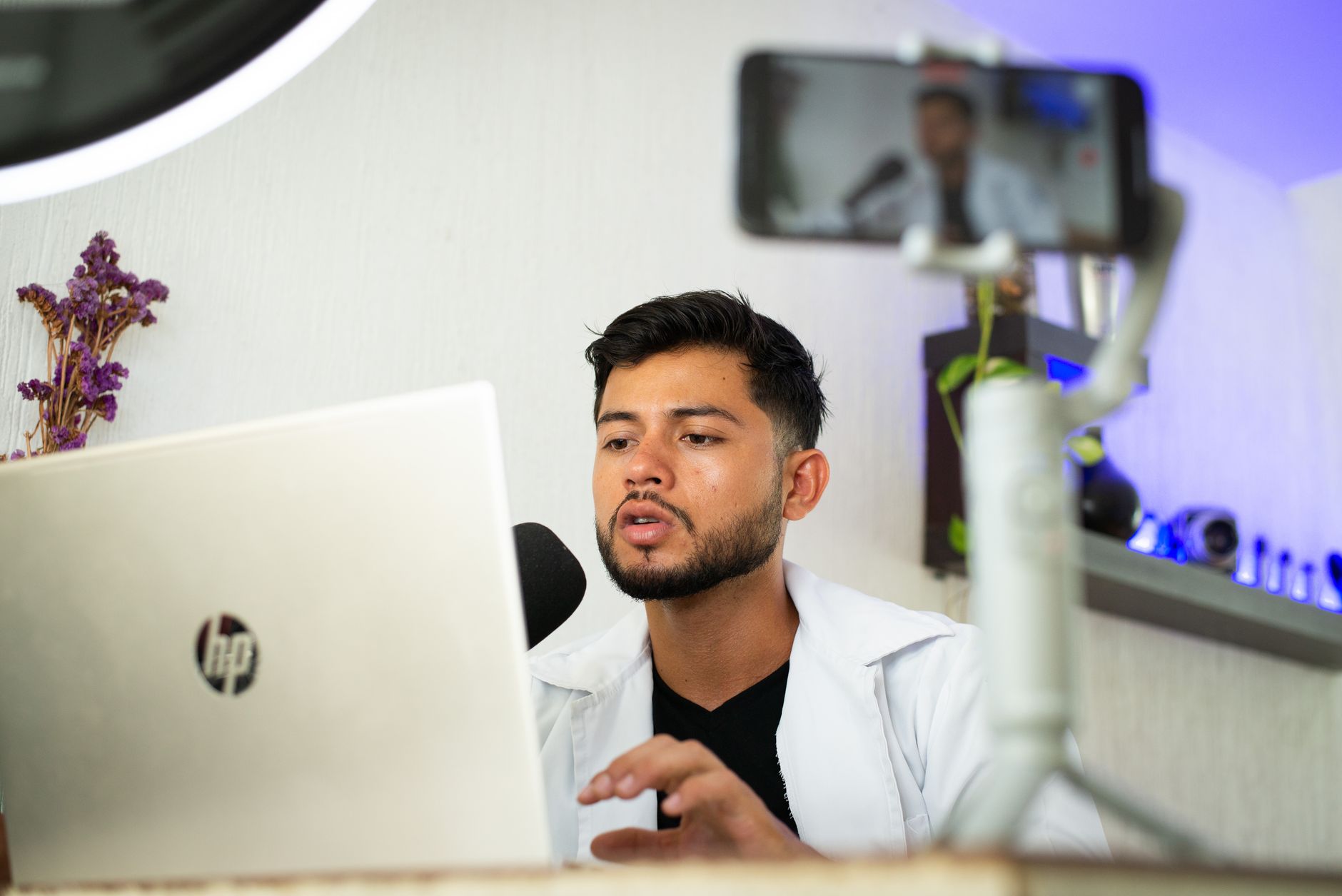 Best Webcam for YouTube & Streaming (2026): Clean Video, No Studio
