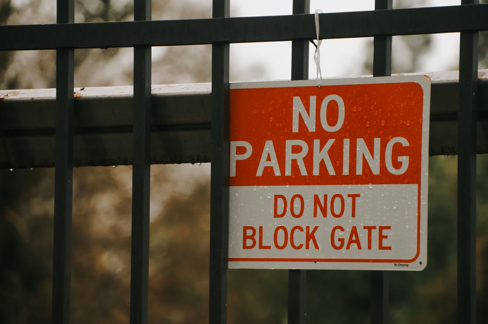 Blocked or restricted online content on screen